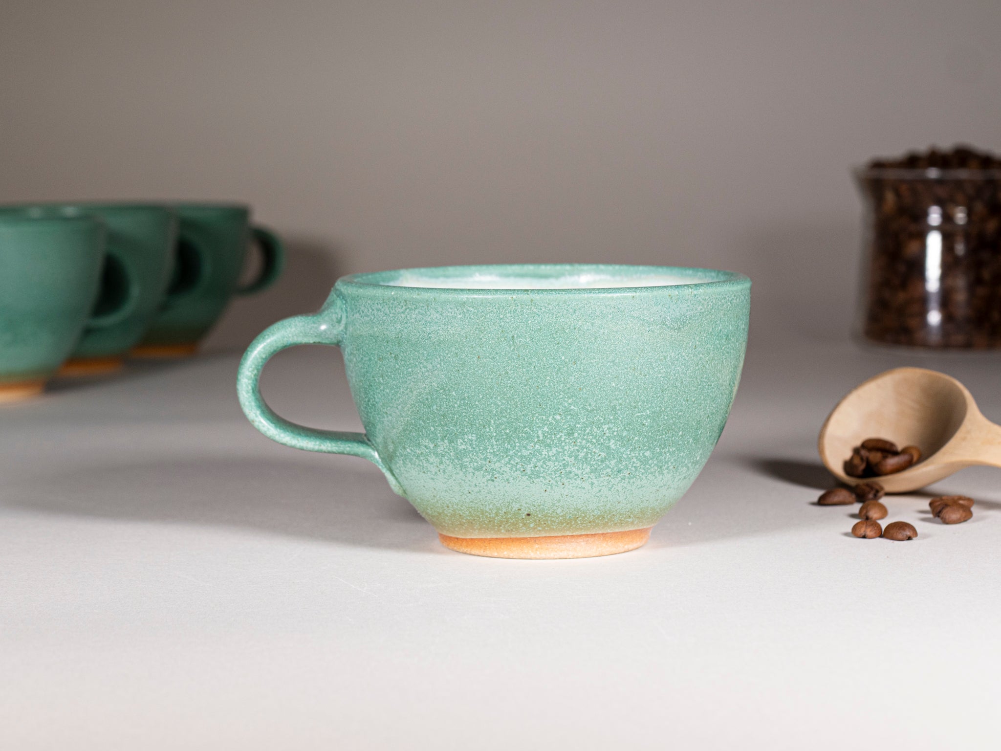 Spinware Latte Cup — Green & White Stoneware (10–12 oz)