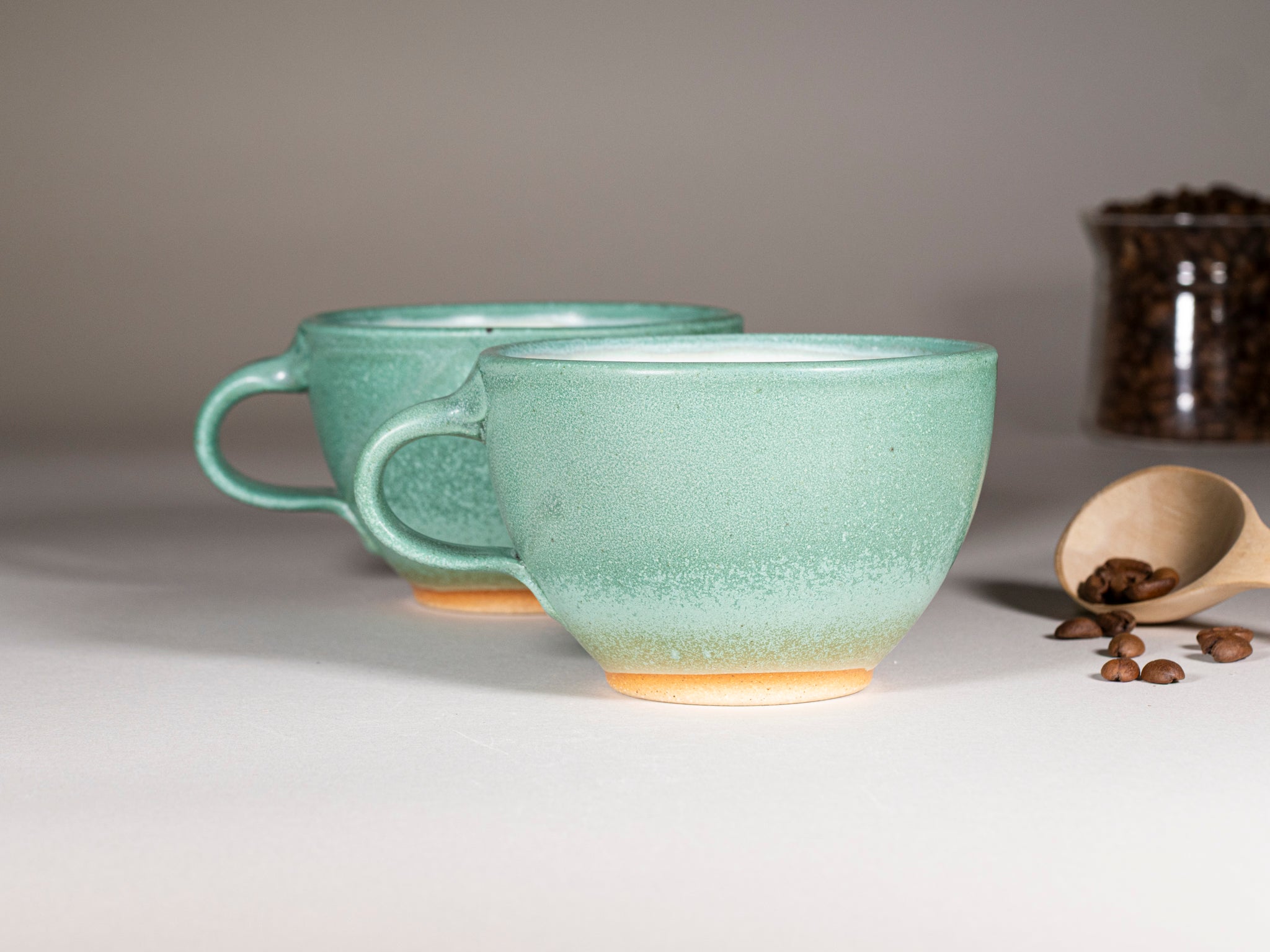 Spinware Latte Cup — Green & White Stoneware (10–12 oz)