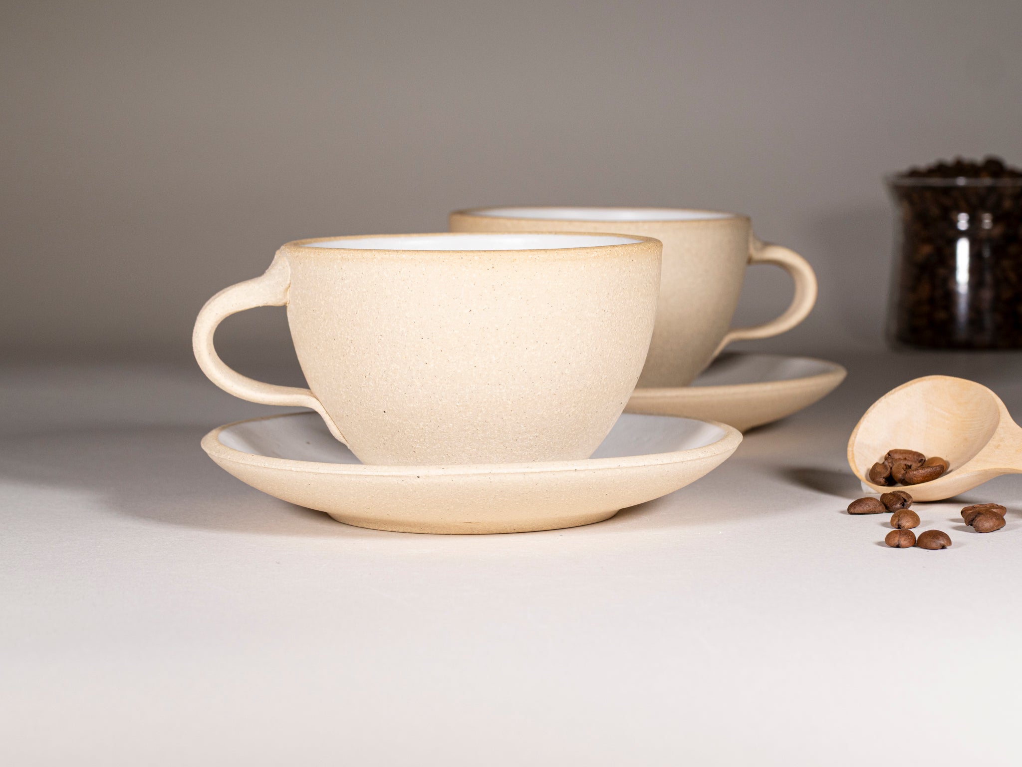 Spinware Latte Cup — Sandy & White Stoneware (10–12 oz)