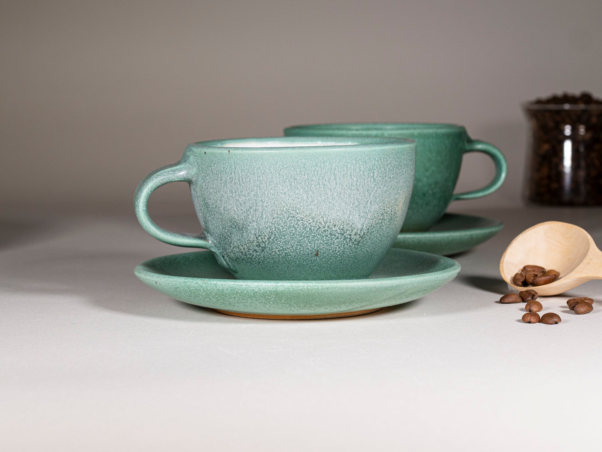 Spinware Latte Cup — Green & White Stoneware (10–12 oz)