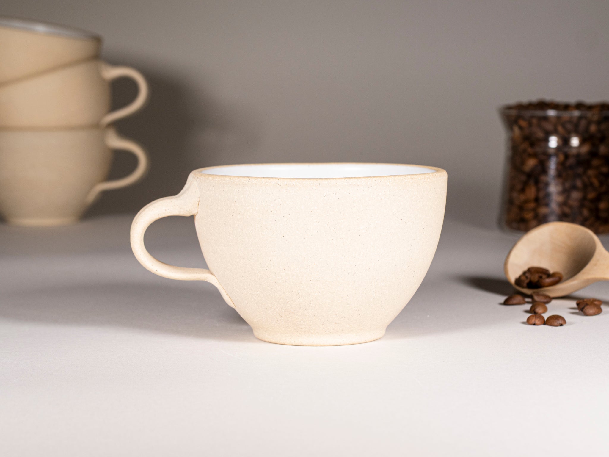 Spinware Latte Cup — Sandy & White Stoneware (10–12 oz)