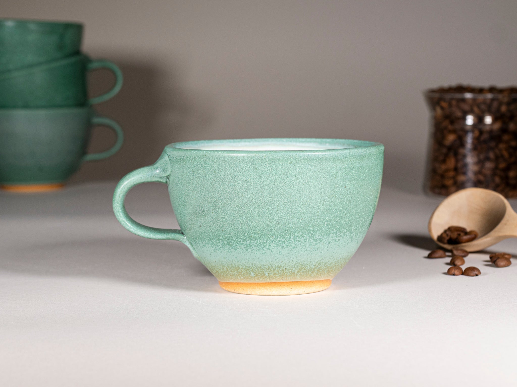 Spinware Latte Cup — Green & White Stoneware (10–12 oz)