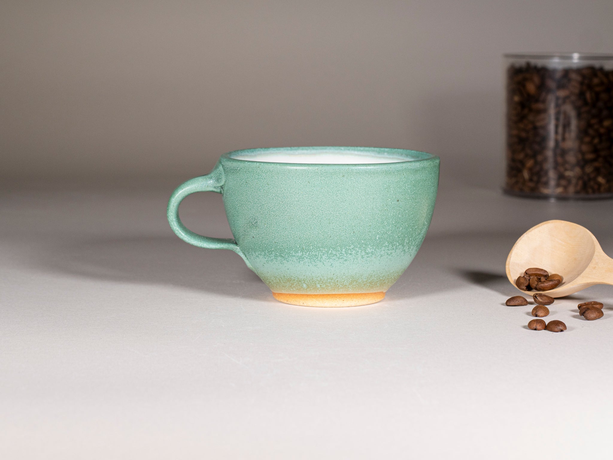 Spinware Latte Cup — Green & White Stoneware (10–12 oz)