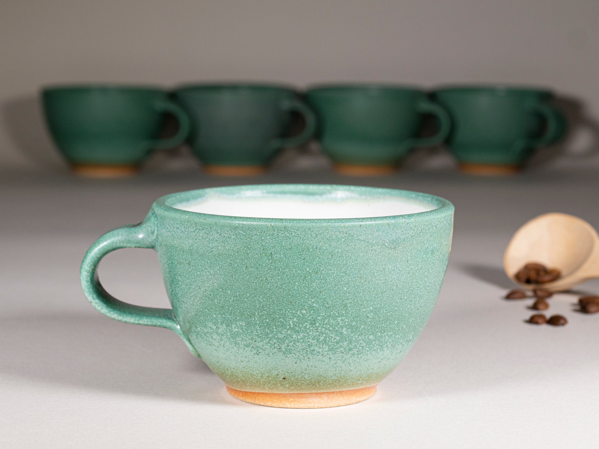Spinware Latte Cup — Green & White Stoneware (10–12 oz)