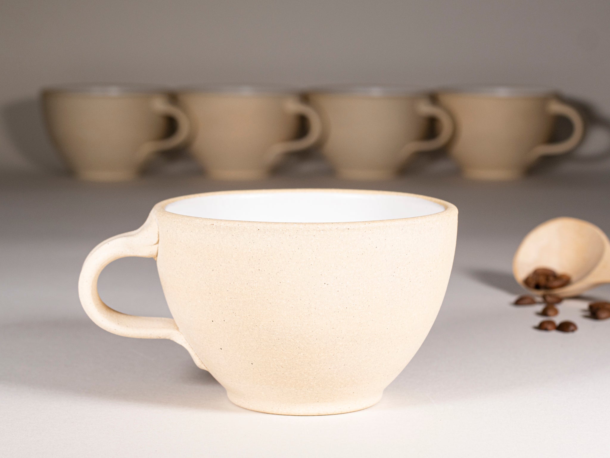 Spinware Latte Cup — Sandy & White Stoneware (10–12 oz)
