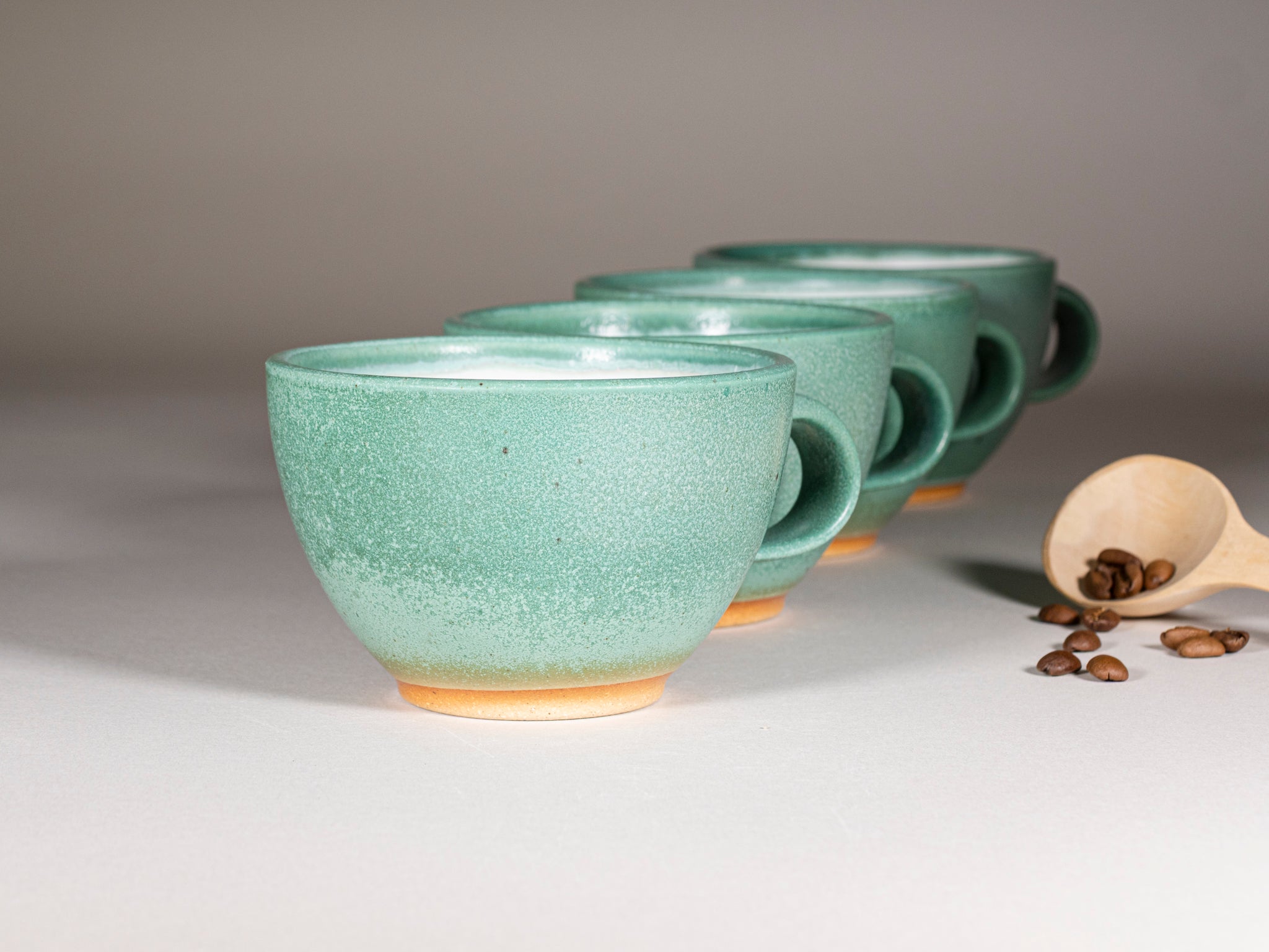Spinware Latte Cup — Green & White Stoneware (10–12 oz)