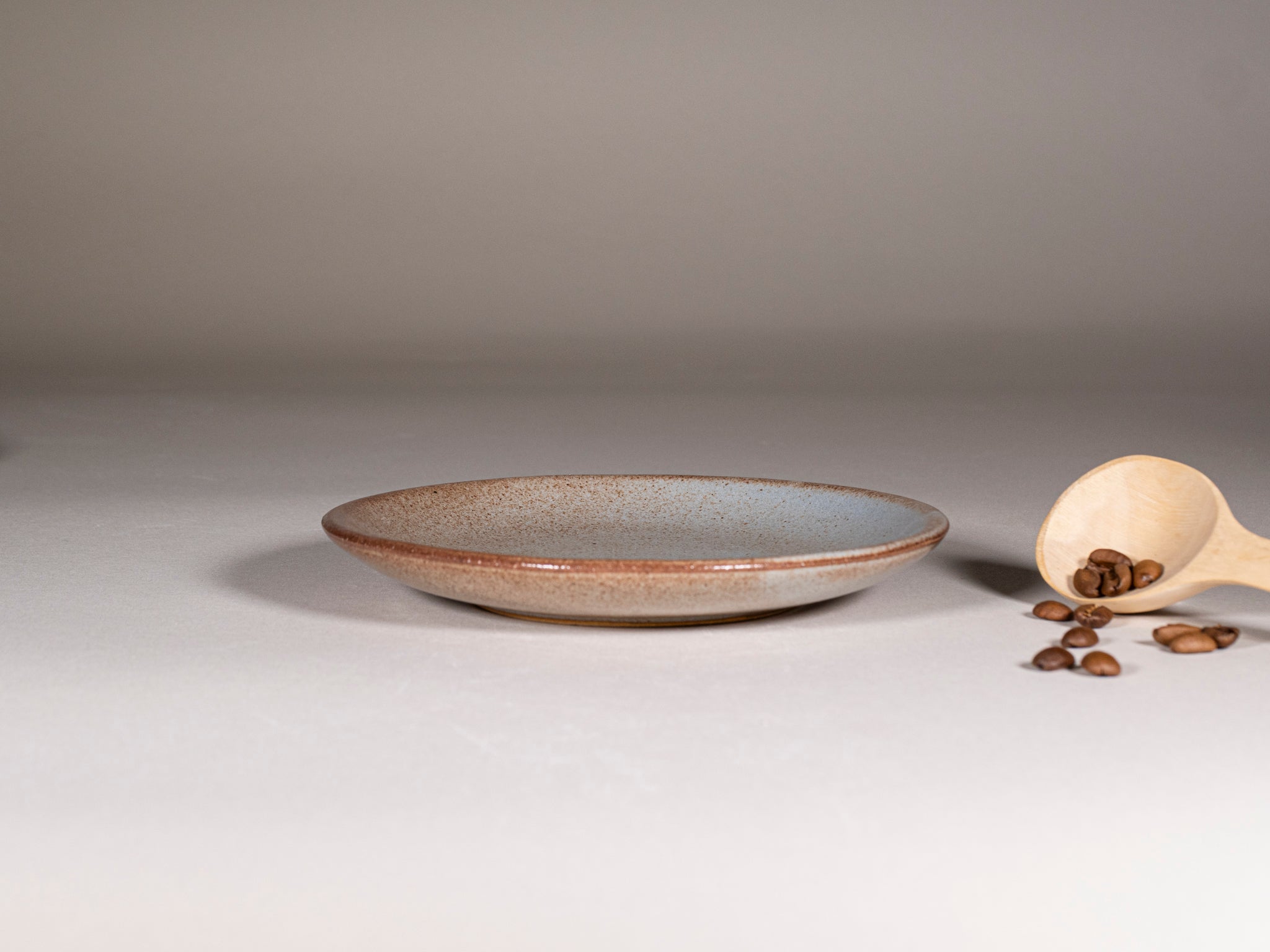 Spinware Latte Cup — Brown-Blue & White Stoneware (10–12 oz)