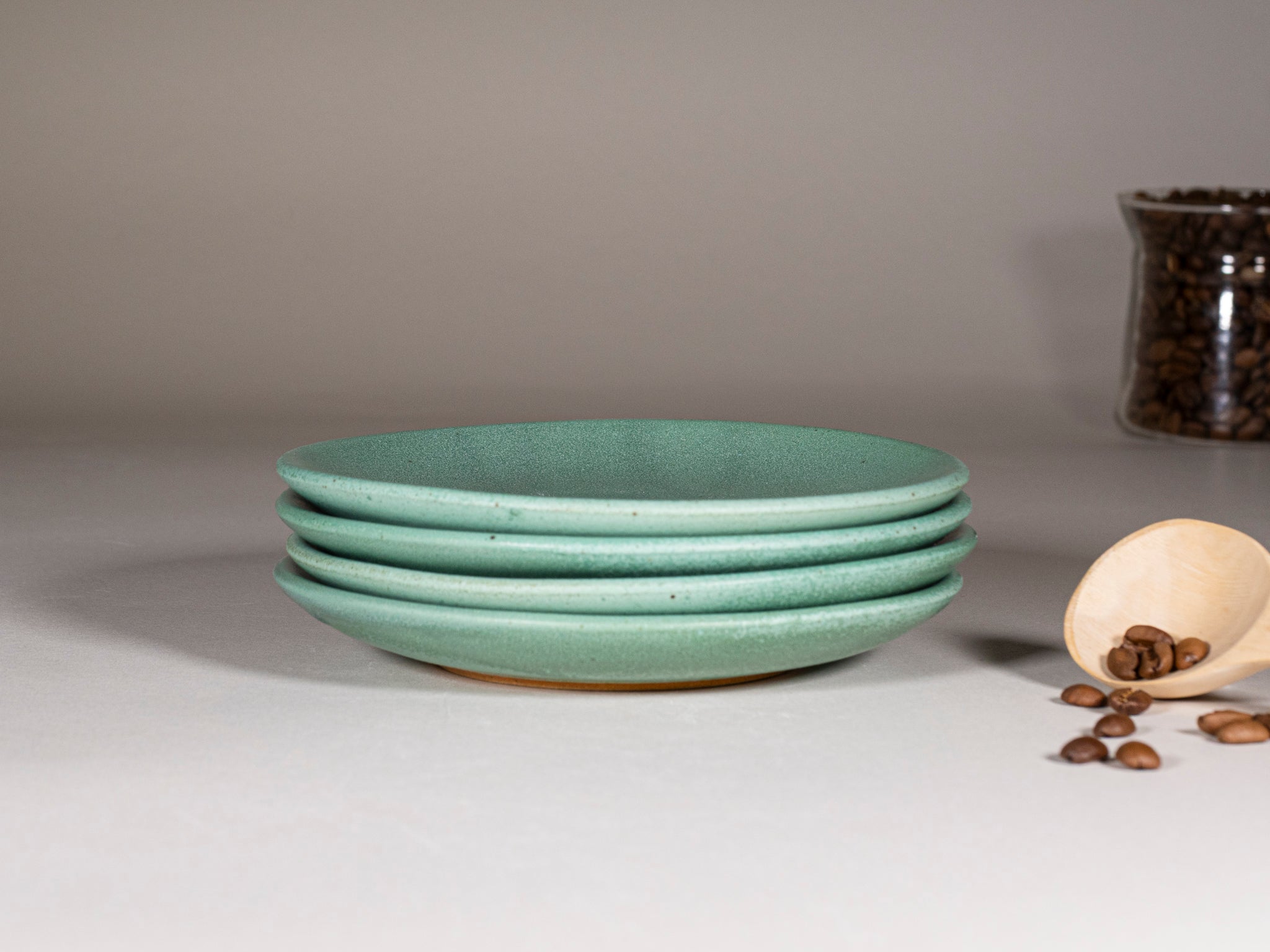 Spinware Latte Cup — Green & White Stoneware (10–12 oz)