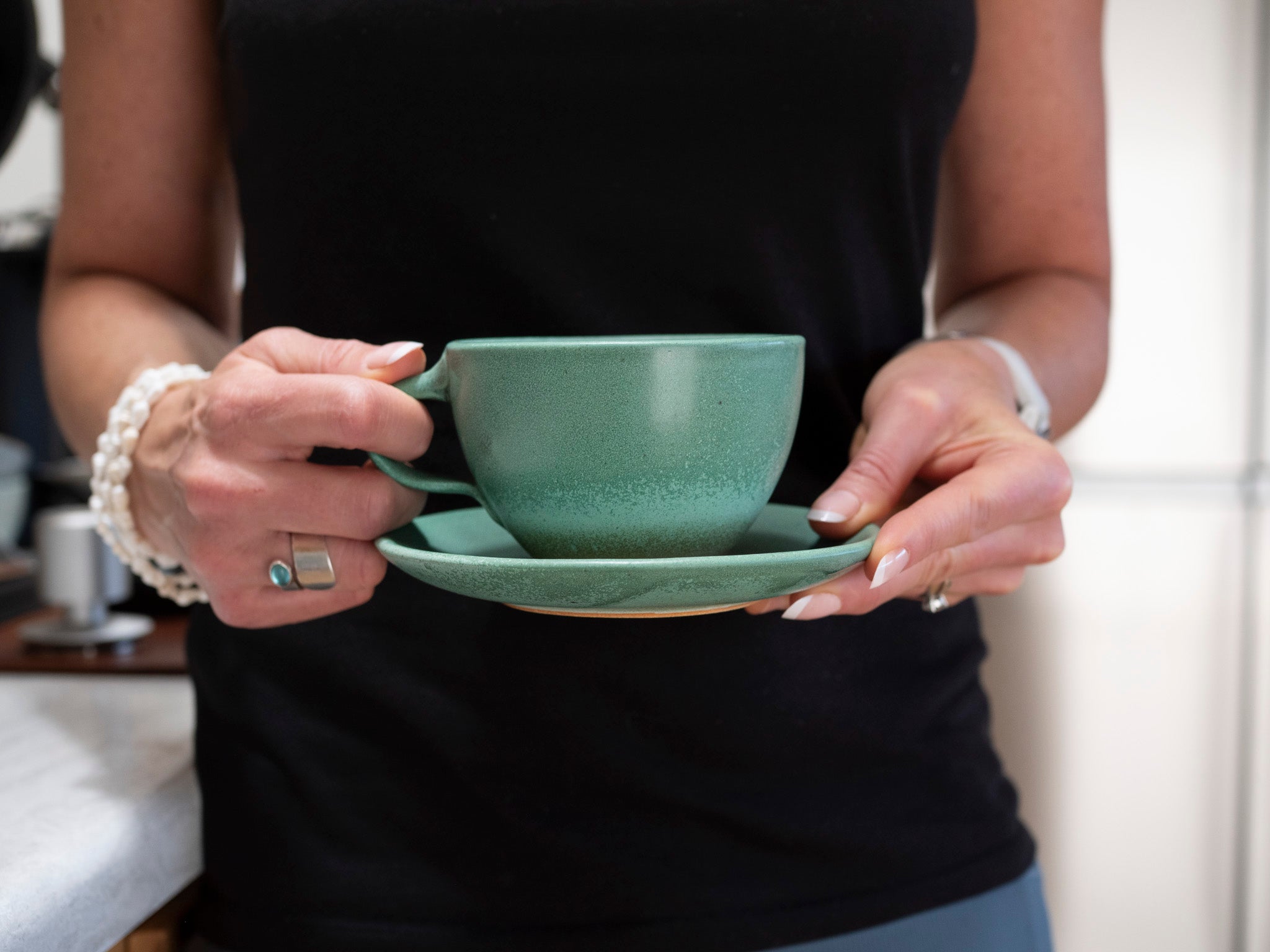 Spinware Latte Cup — Green & White Stoneware (10–12 oz)